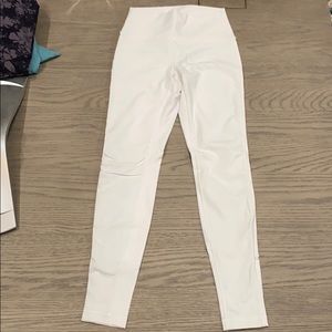 Lululemon Wunder under leggings